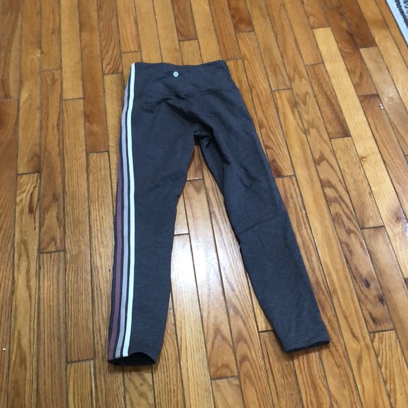 Lulu🍋 Take a Hint High Rise Tight 25” size 6 - Picture 5 of 11